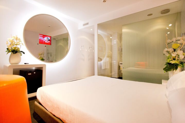 Room 6 of 42