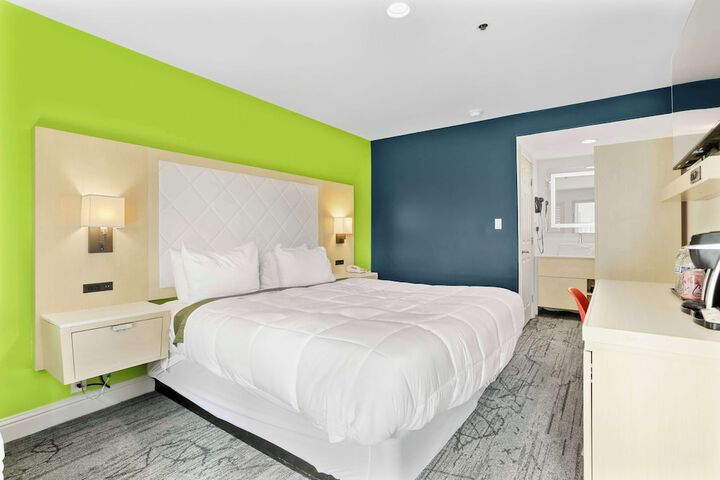 Room 12 of 43