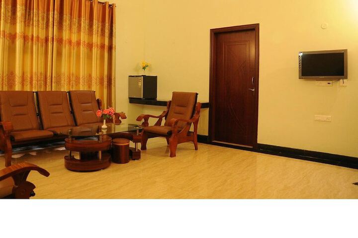 Room 8 of 18