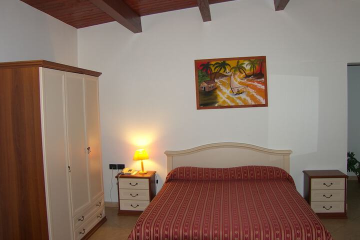 Room 4 of 47