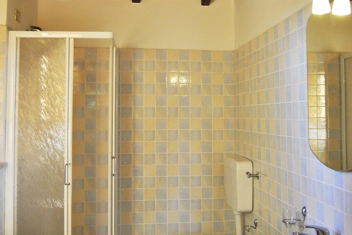 Room 33 of 39
