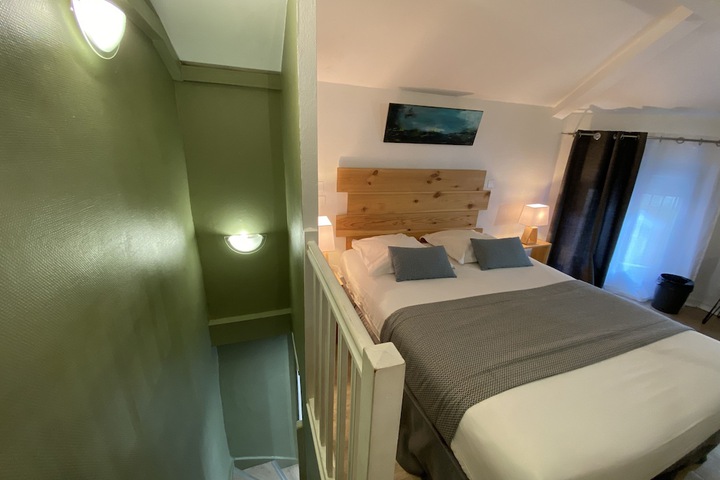 Room 41 of 76