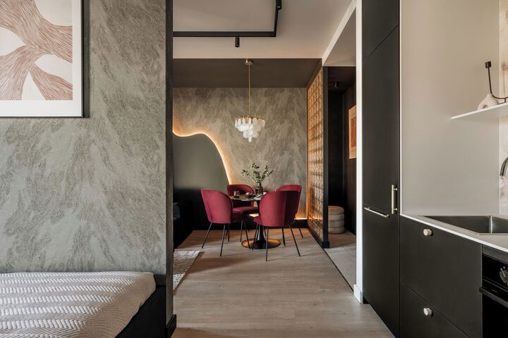 Room 100 of 298