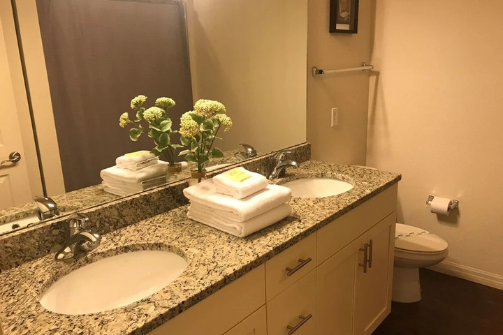 Room 10 of 21