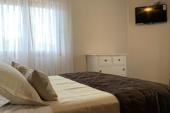 Room 15 of 157