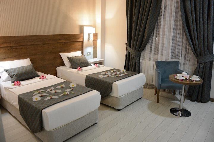 Room 8 of 49