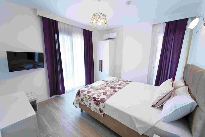 Room 42 of 59