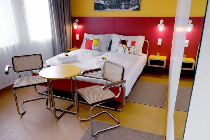 Room 12 of 20