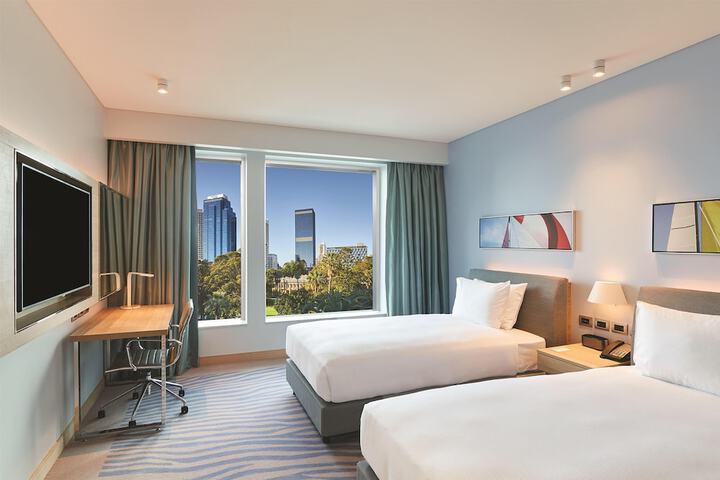 Room 15 of 142