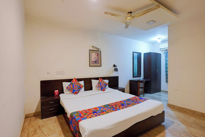 Room 10 of 24