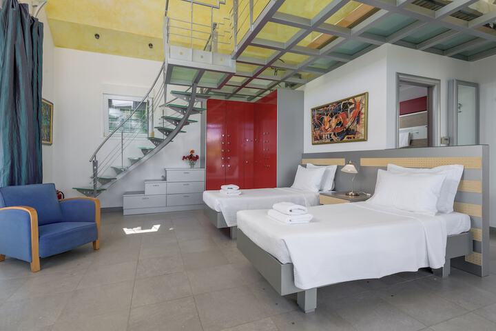 Room 14 of 73