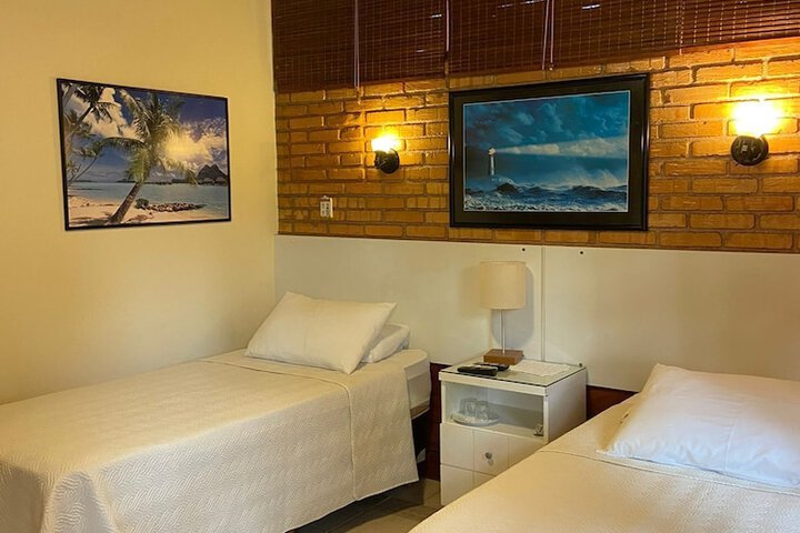 Room 3 of 20