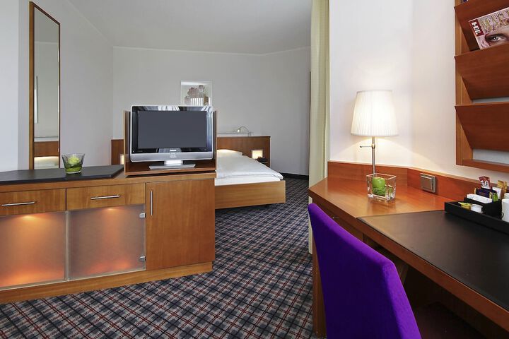 Room 15 of 62