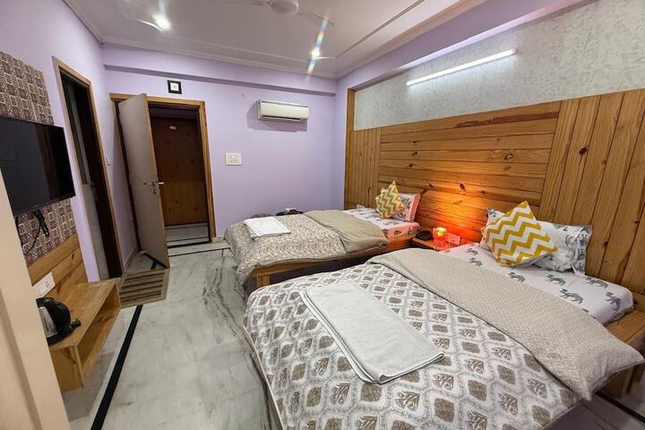 Room 7 of 17