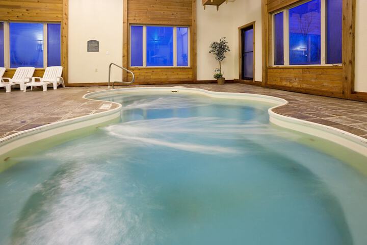 Pool 25 of 45