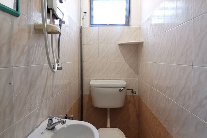 Room 32 of 36