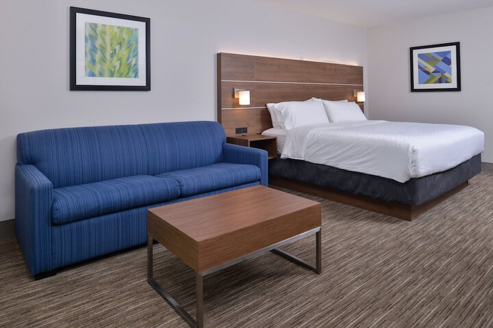 1 King Bed (7 of 22)