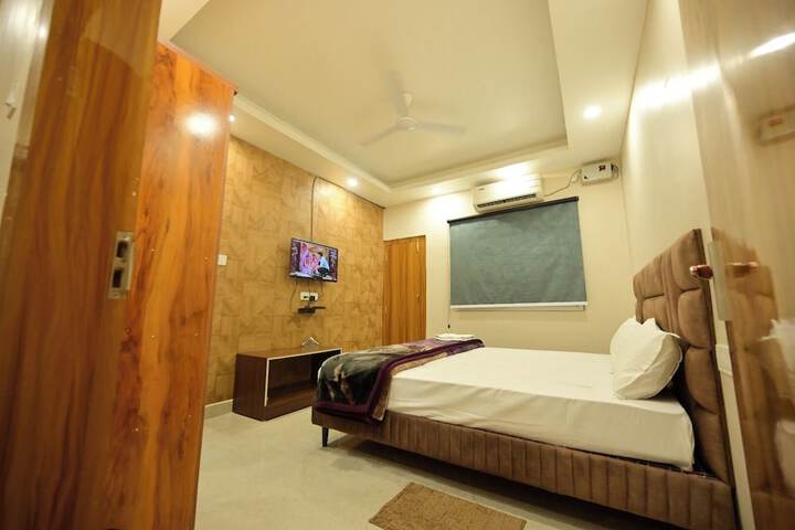 Room 57 of 90