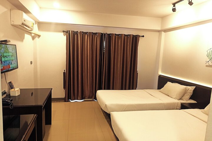 Room 25 of 39