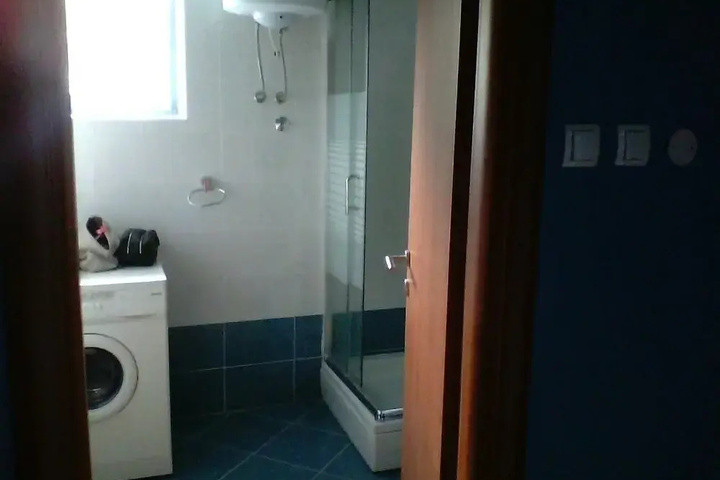 Room 5 of 7