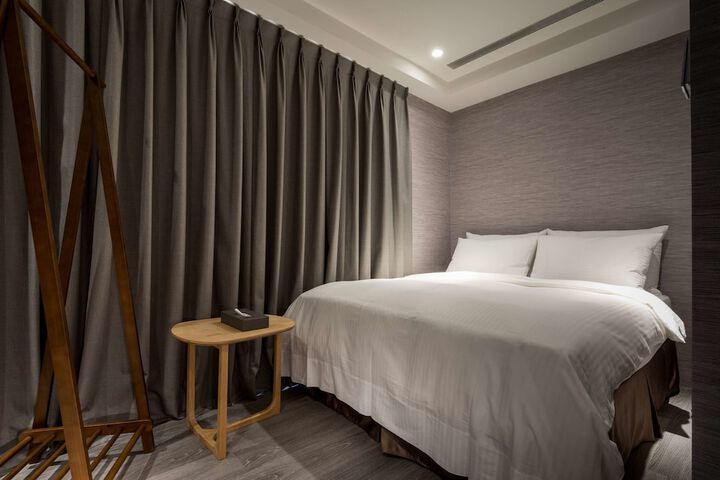 Room 8 of 44