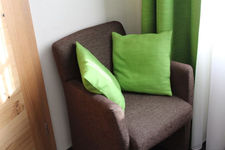 Room 2 of 33