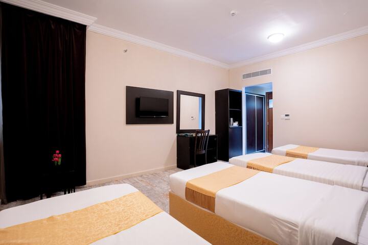 Room 29 of 49