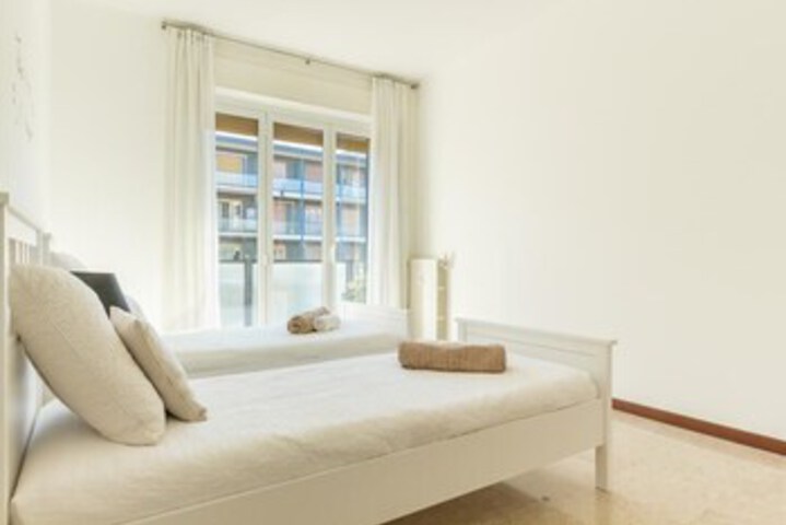 Room 16 of 19