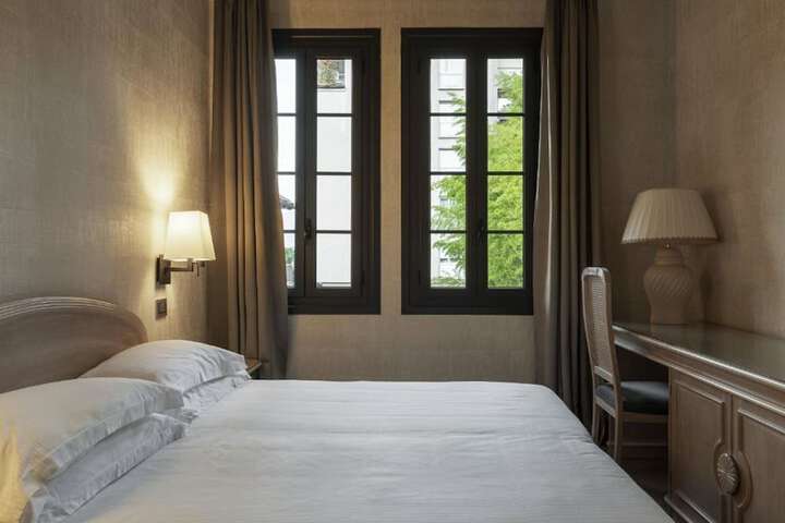 Room 28 of 92