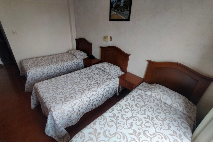 Room 3 of 38