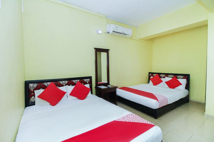 Room 40 of 70