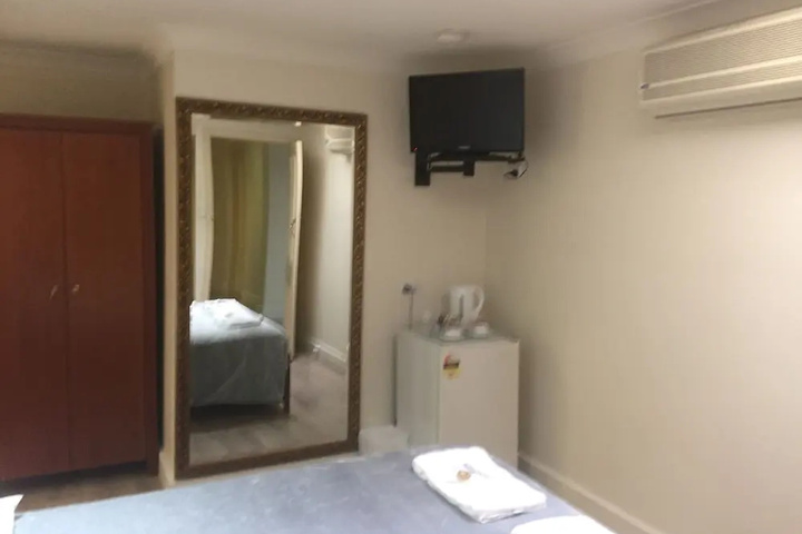 Room 3 of 15