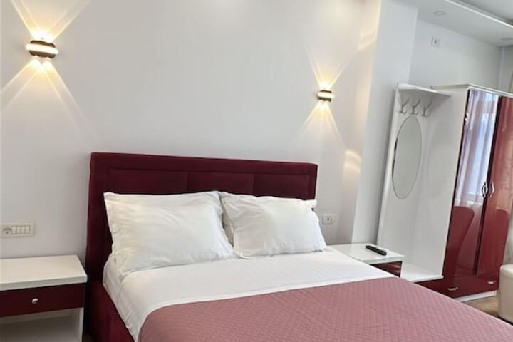 Room 12 of 22