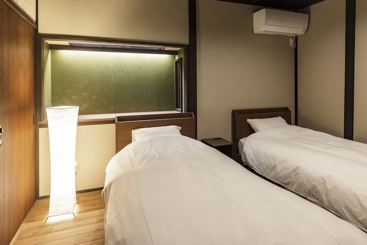 Room 45 of 111