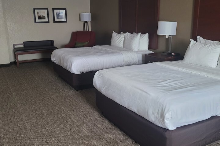 1 Queen Bed (11 of 11)