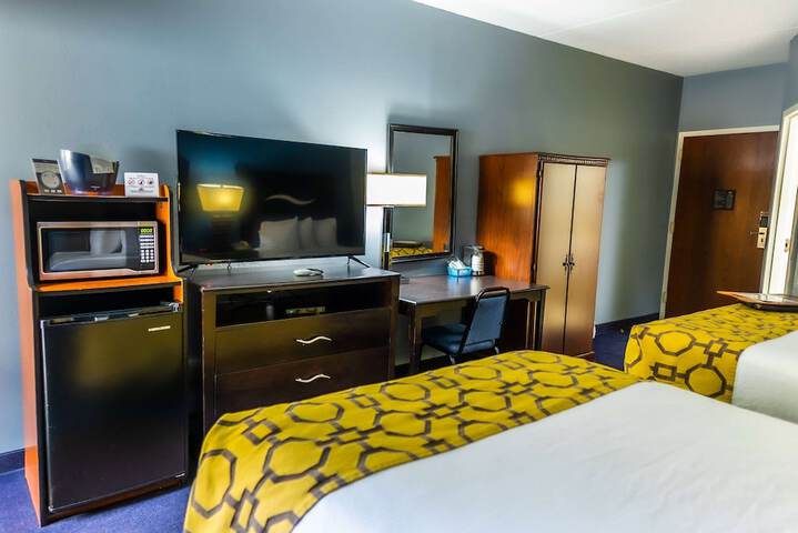 2 Queen Beds (17 of 35)