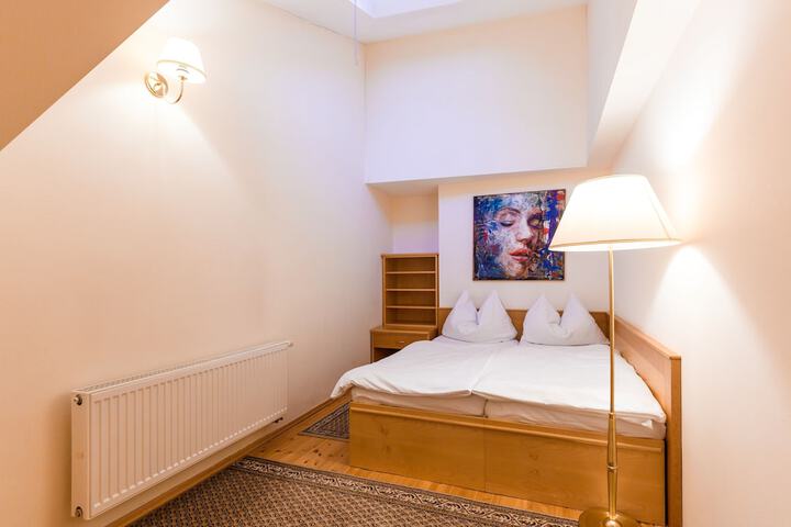 Room 21 of 64