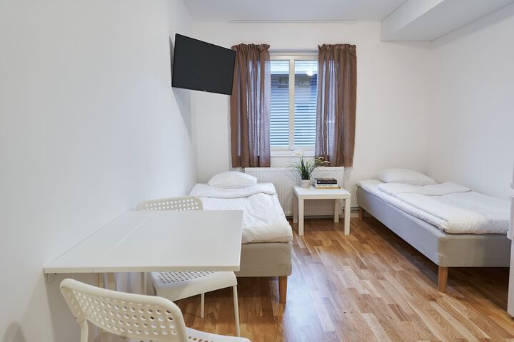 Room 6 of 31