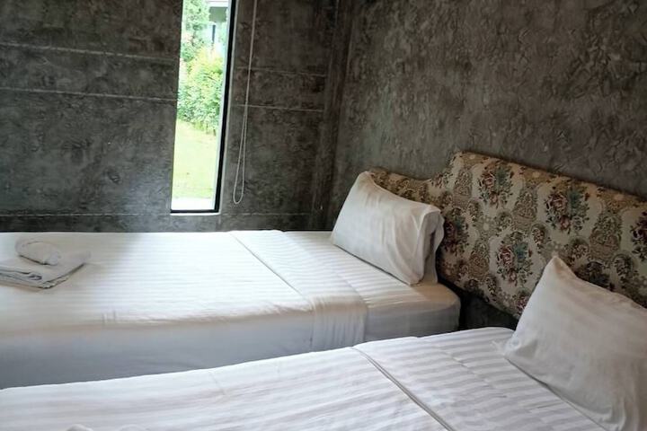Room 6 of 31
