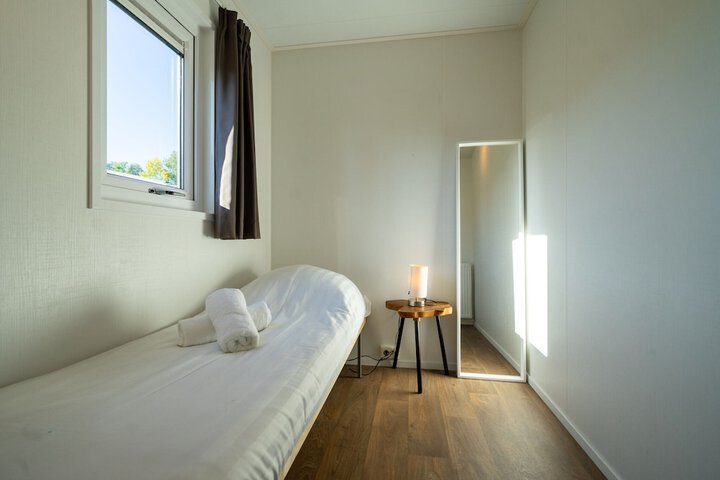 Room 5 of 38