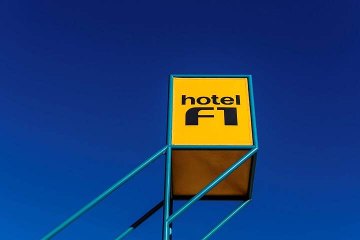 Hotel 92 of 100
