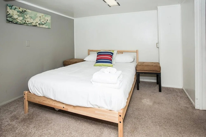 Room 3 of 9