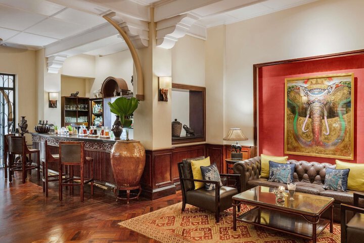 Lounge 184 of 224