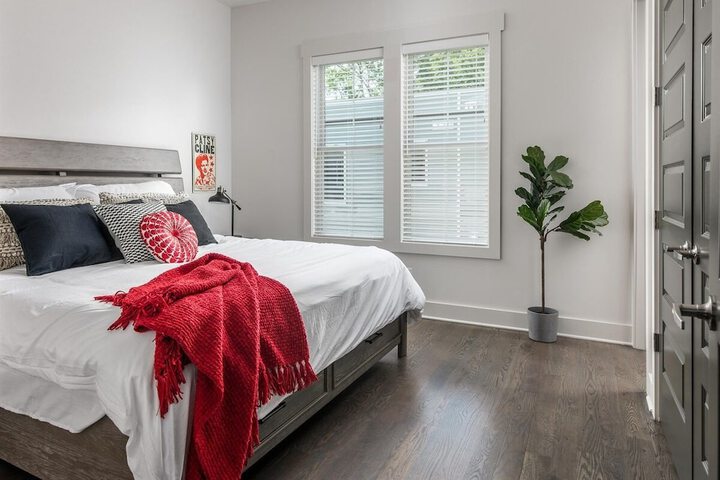 Room 7 of 28