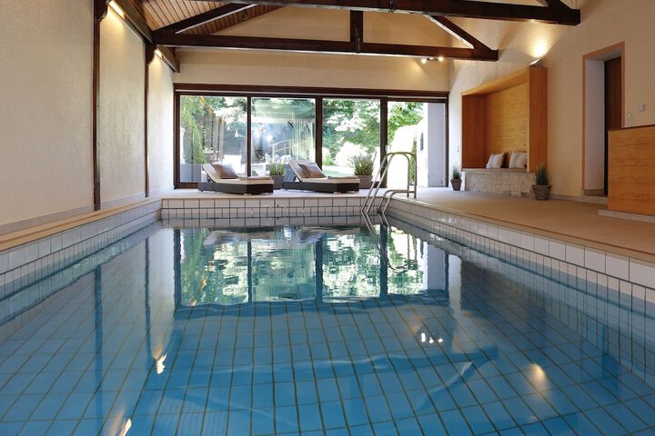 Hotel Pool