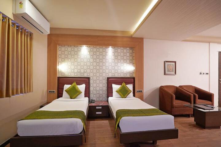 Room 11 of 26
