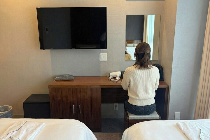 Room 17 of 97