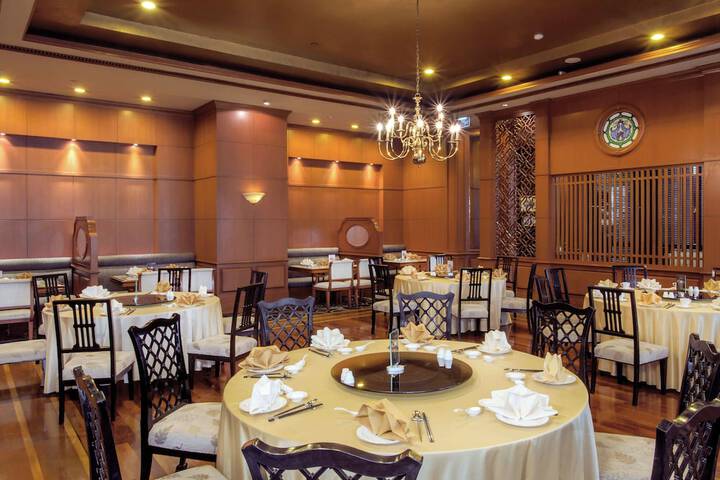 Dining 73 of 129