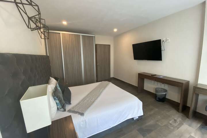 Room 17 of 68