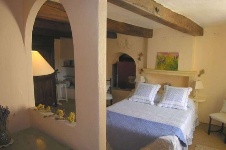 Room 1 of 7